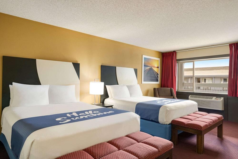 Days Inn By Wyndham Бенд Екстериор снимка